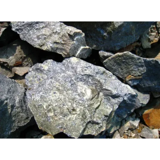 Prüfung der Aufbereitung von polymetallischen Wolfram-Zinn-Molybdän-Erzen