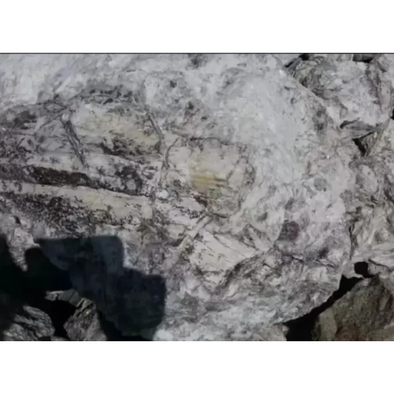 Test zur Gewinnung von Lithium aus Spodumen