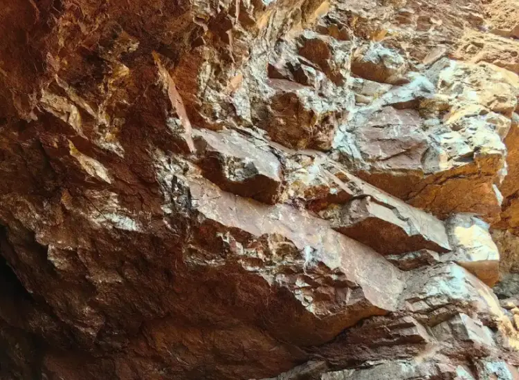 Integrierte Mineralaufbereitung - Metallurgietest von assoziierten Oxid-Erzen