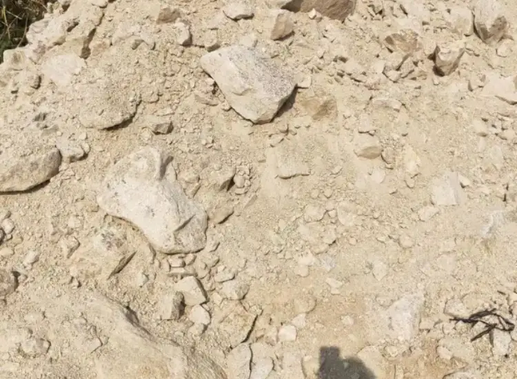 Test zur Lithiumextraktion aus minderwertiger Lithiumschlacke