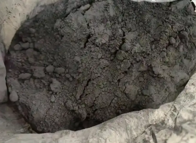 Test zur Rückgewinnung von Lithium, Nickel, Kobalt und Mangan aus der schwarzen Masse von Lithiumbatterien