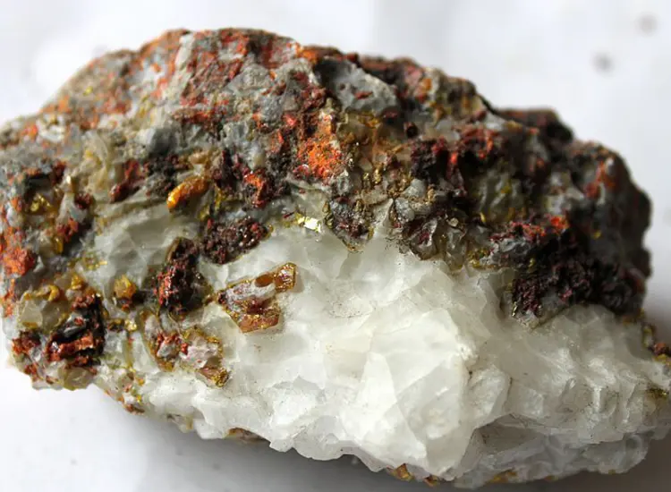 Integrierte Mineralaufbereitungs-Metallurgie-Tests an polymetallhaltigen Erzen